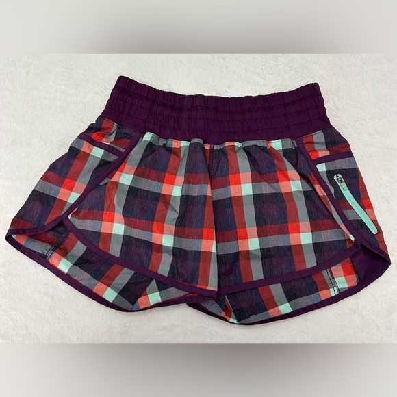 Lululemon size 8 Tracker Short II Wheezy Check Multi Heathered Berry Yum Yum Run - Picture 2 of 11
